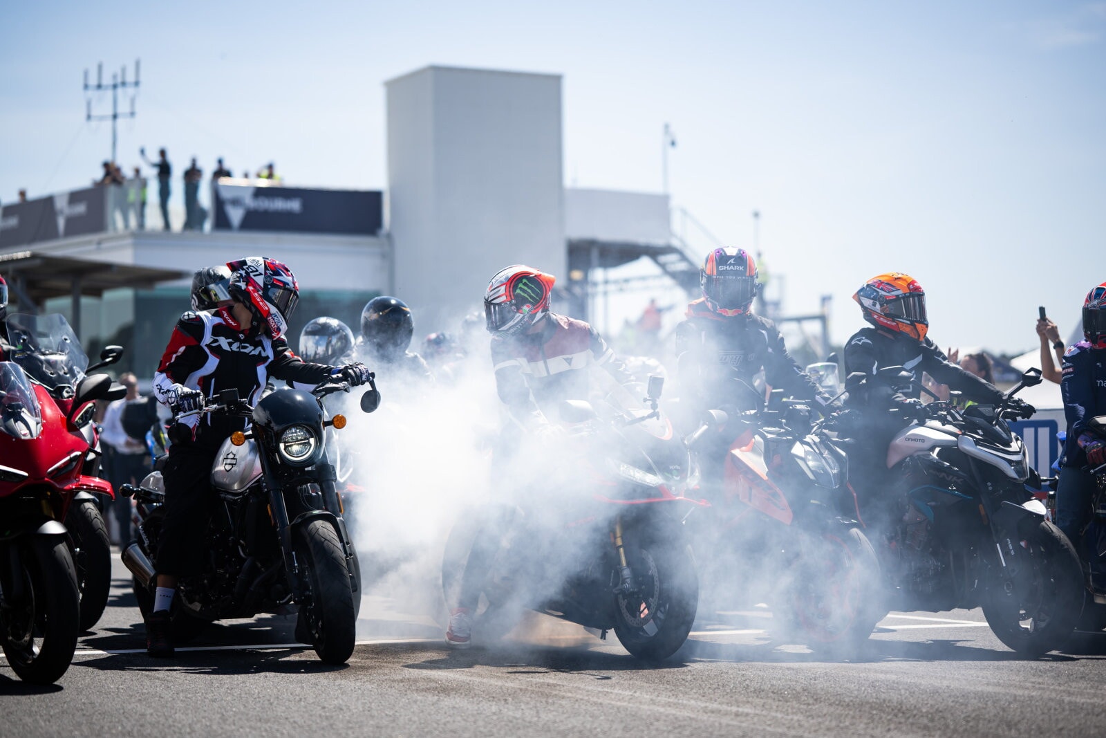 MotoGP Australia: la parata da San Remo a Phillip Island con Stoner, Bagnaia, Miller e Aldeguer