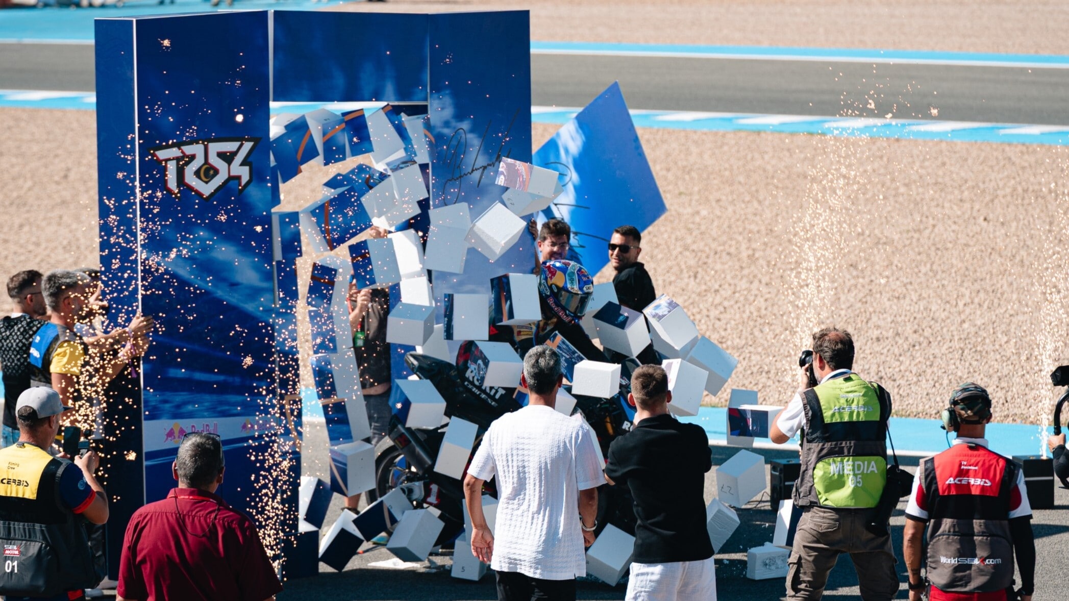 SBK, sul tetto del mondo per la terza volta: la festa di Razgatlioglu per il titolo iridato