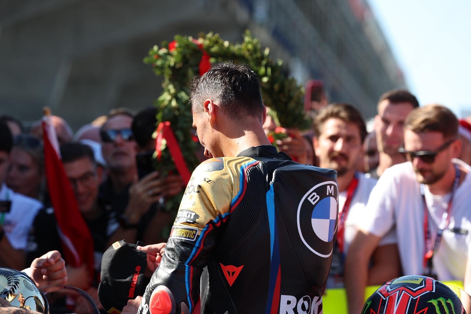 SBK, sul tetto del mondo per la terza volta: la festa di Razgatlioglu per il titolo iridato