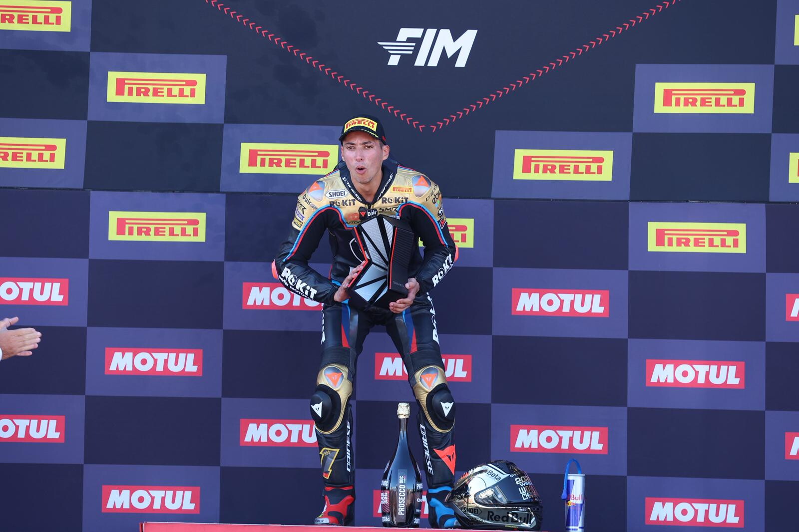 SBK, sul tetto del mondo per la terza volta: la festa di Razgatlioglu per il titolo iridato