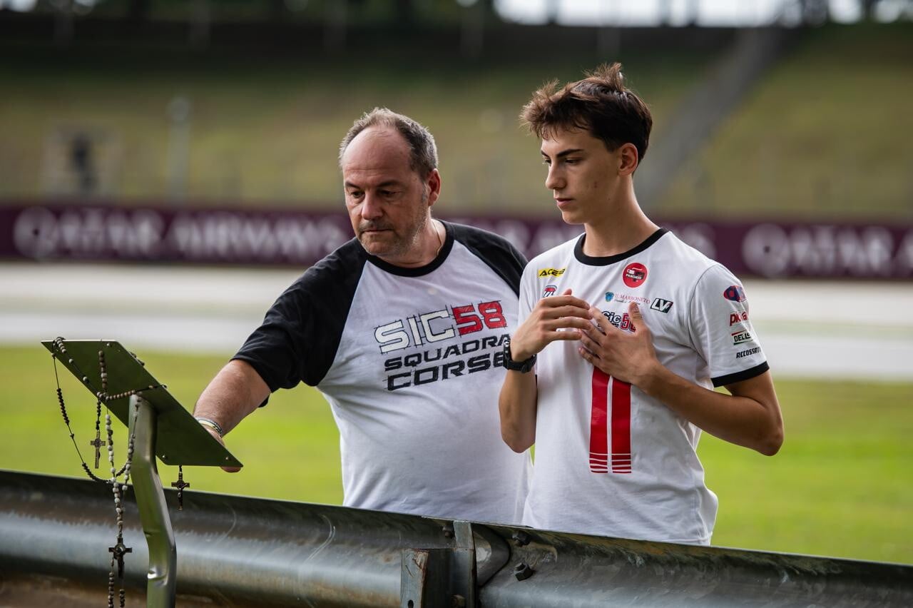 MotoGP, l'omaggio a Marco Simoncelli sulla pista di Sepang di alcuni piloti italiani