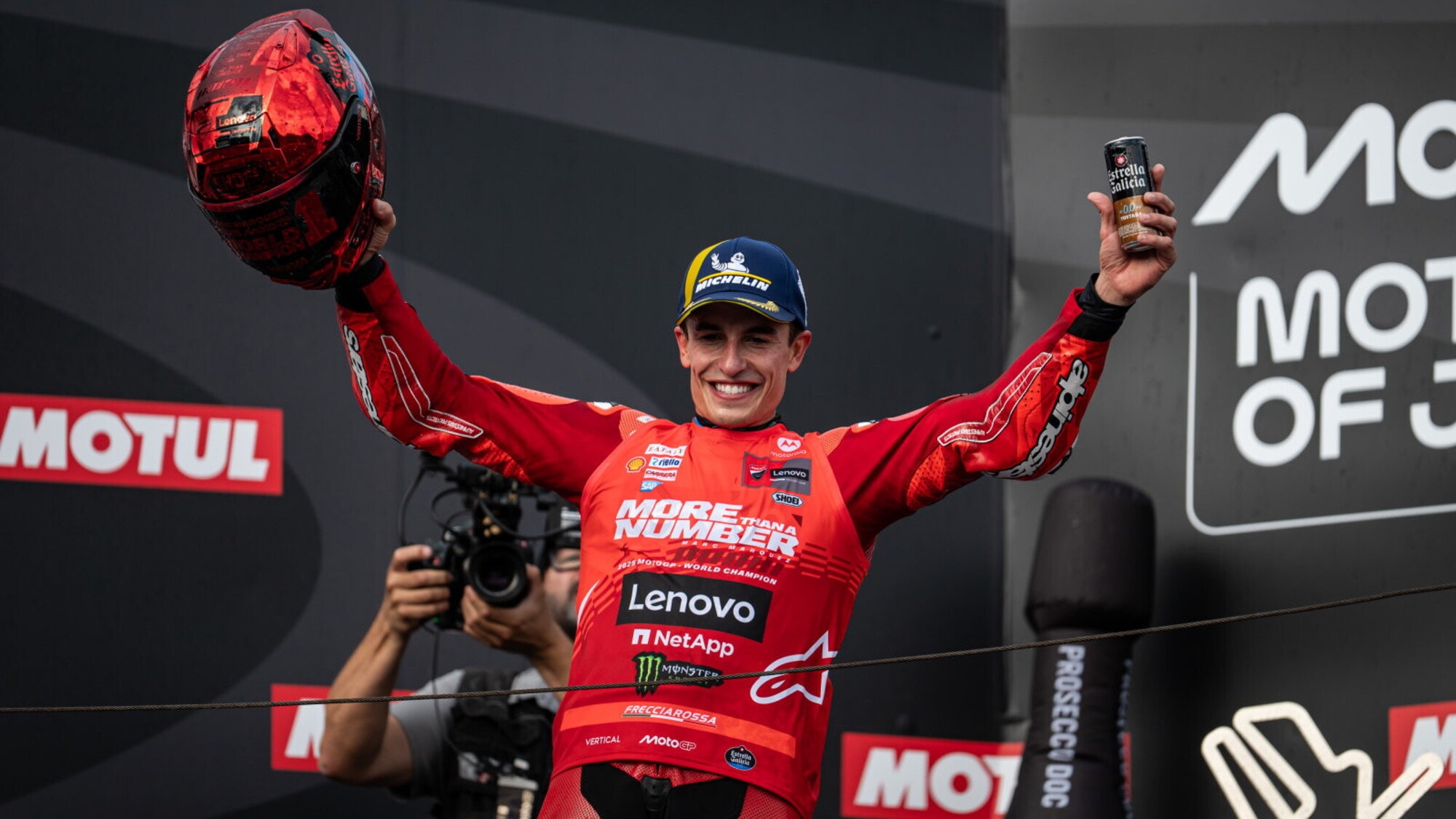MotoGP, Lorenzo: “Marc Marquez due passi avanti gli altri. Nessuno è come lui”