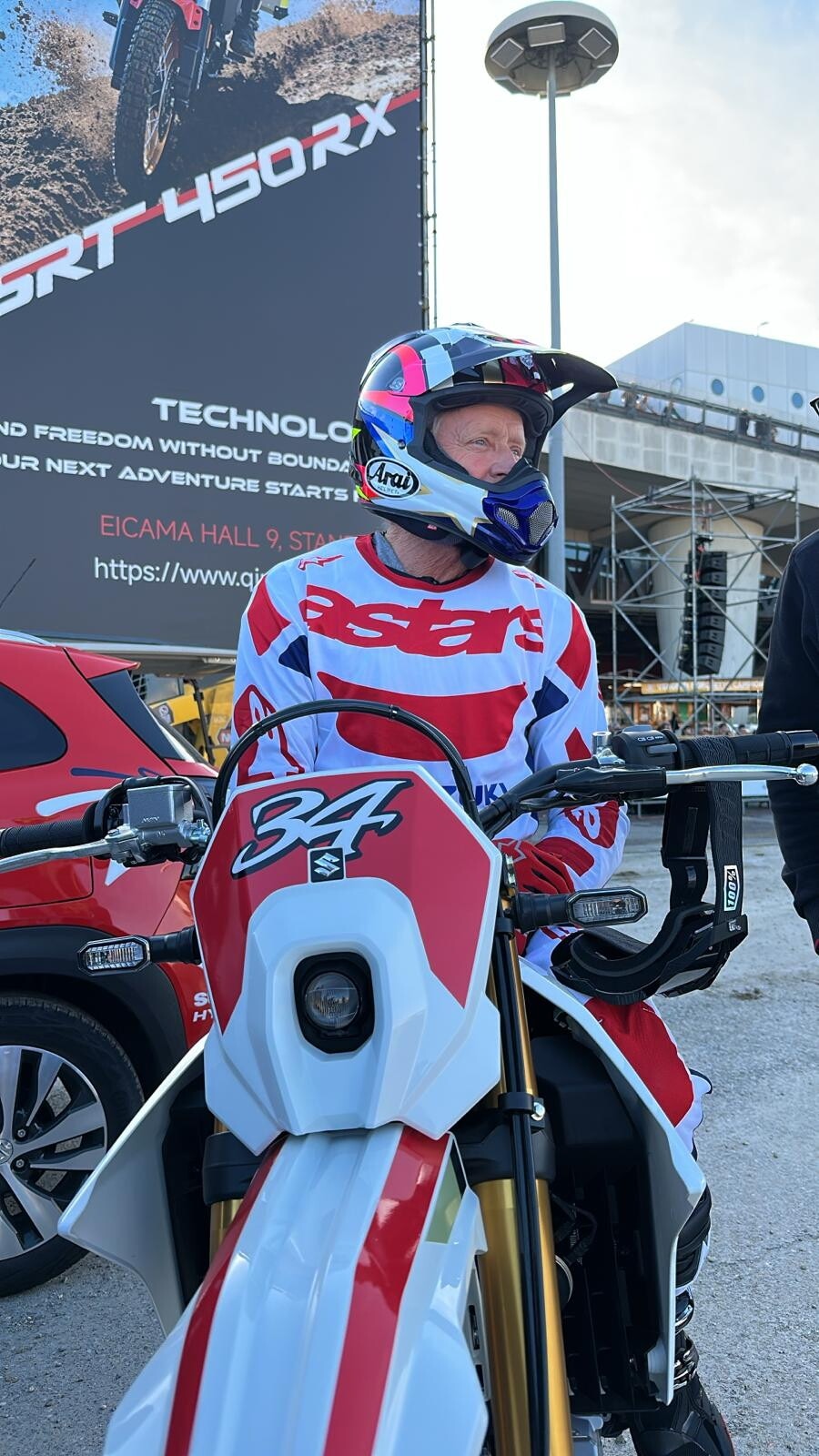 Kevin Schwantz torna a correre ad EICMA 2025