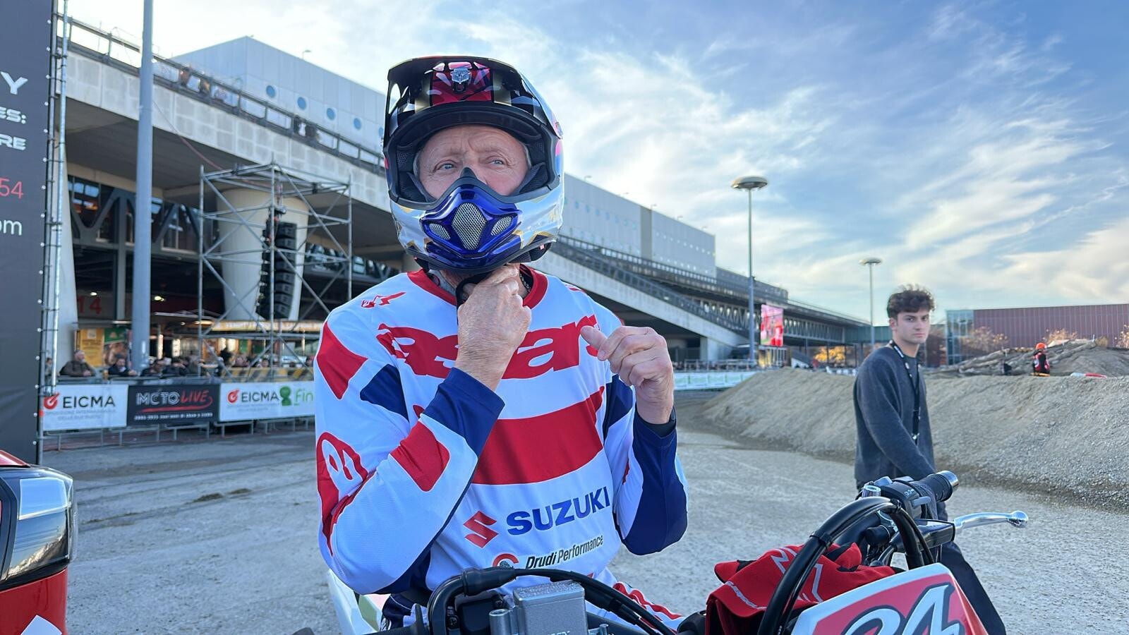 Kevin Schwantz torna a correre ad EICMA 2025
