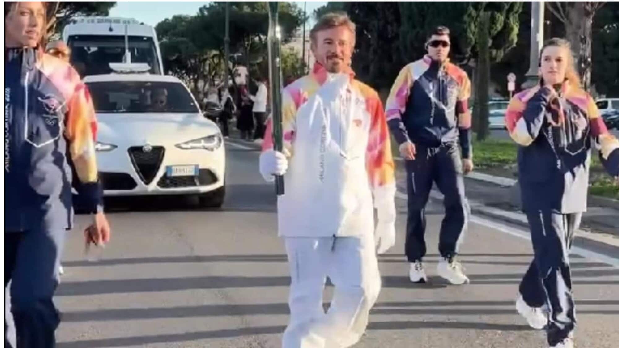 Milano-Cortina 2026, Max Biaggi tedoforo a Roma