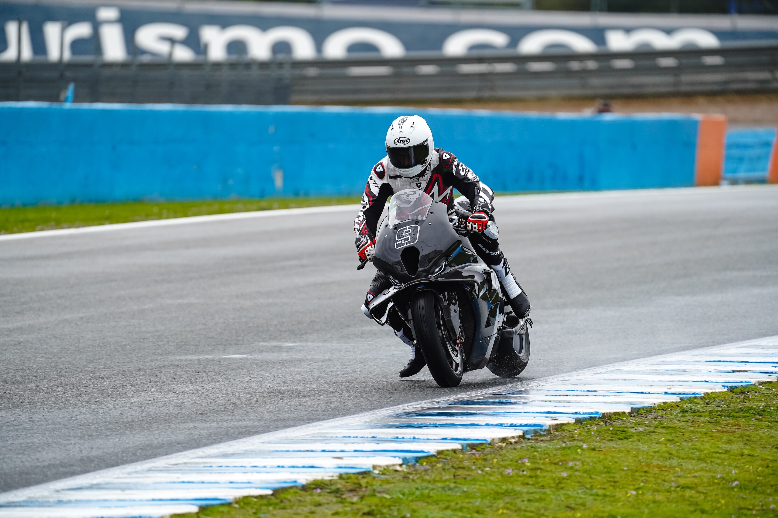 Superbike, prima giornata di test a Jerez: tutte le foto