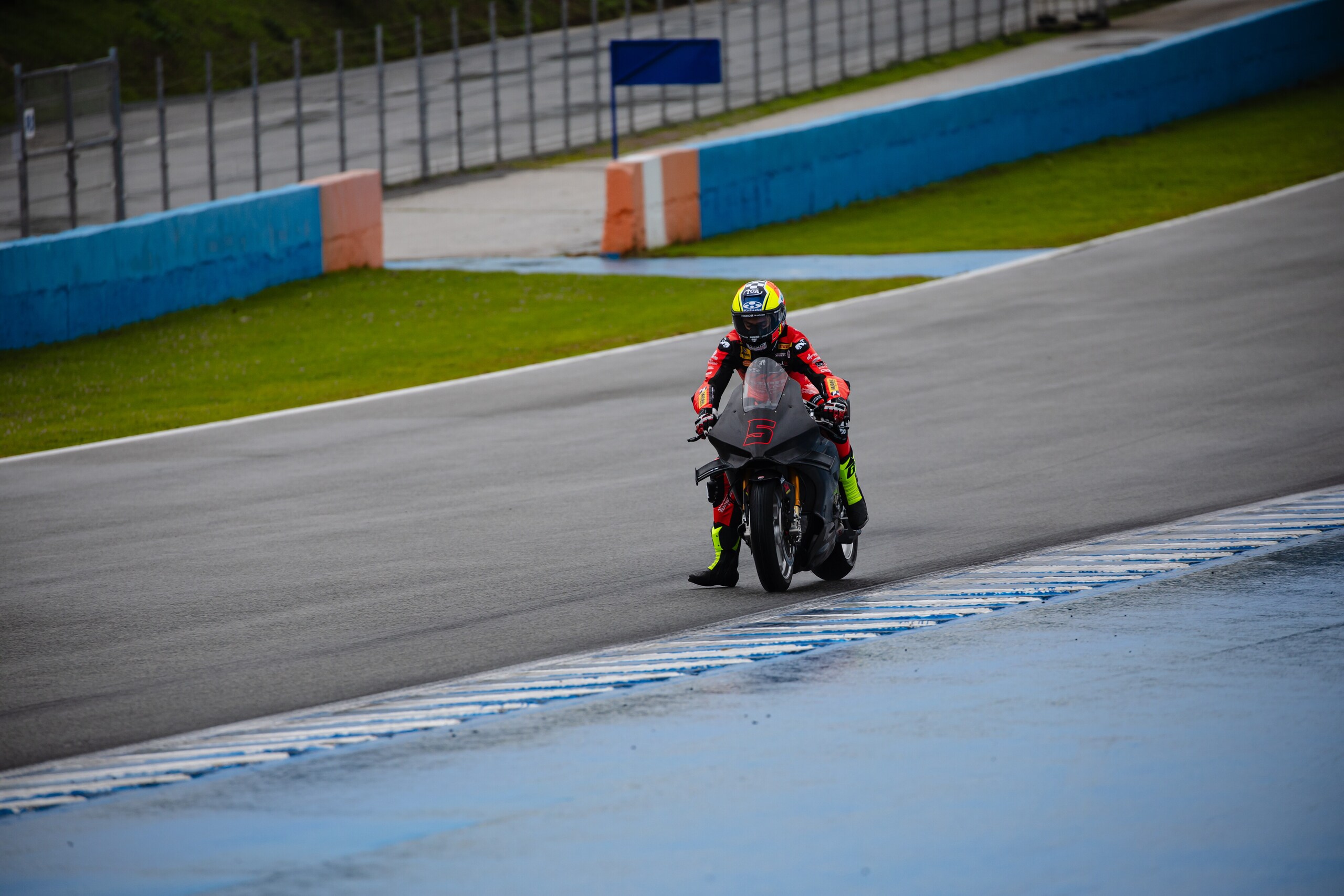 Superbike, prima giornata di test a Jerez: tutte le foto