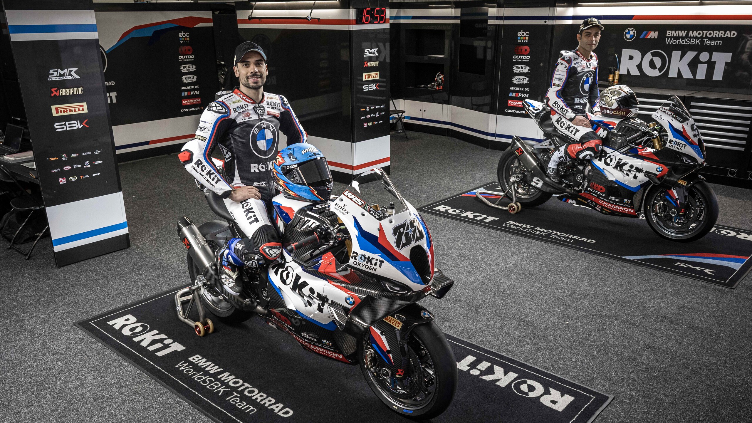 SBK, la BMW si tinge di bianco per il 2026: ecco le M 1000 RR di Petrucci e Oliveira