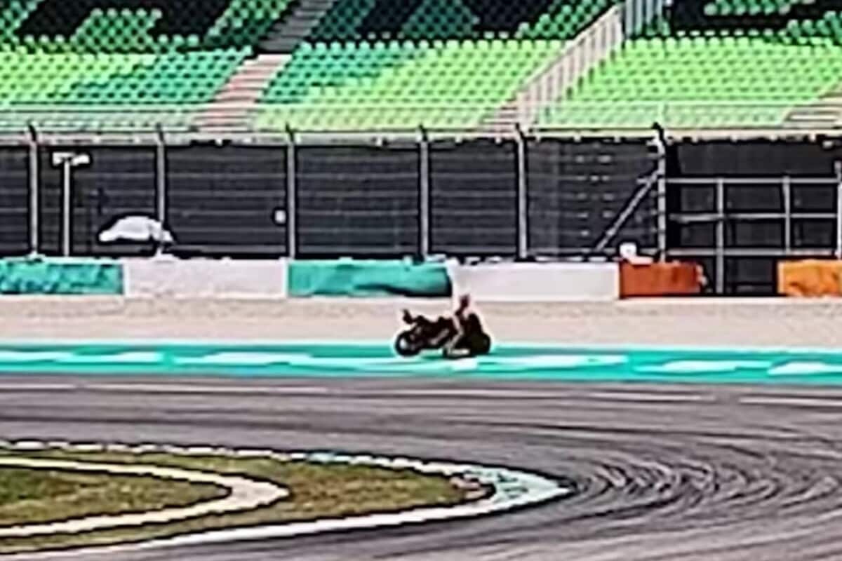 MotoGP: ai test di Sepang la prima caduta di Marc Márquez