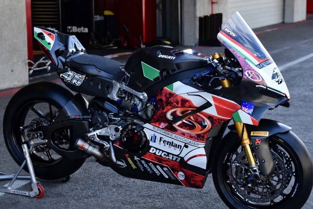 SBK, Advocates Racing Team svela la Panigale V4 R che sarà affidata a Tommy Bridewell