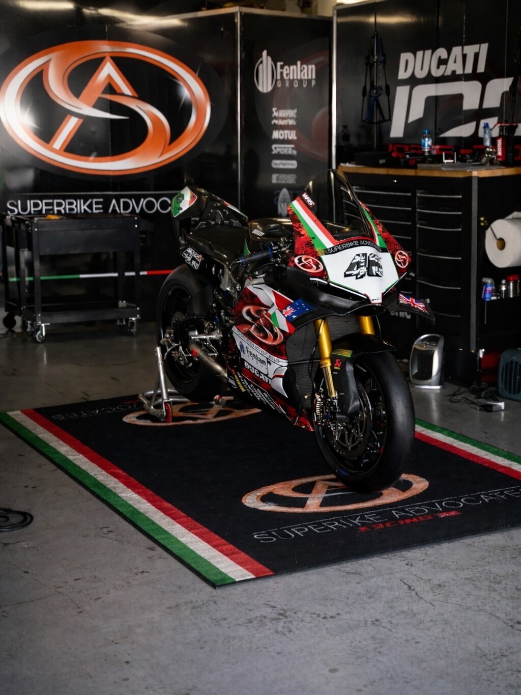 SBK, Advocates Racing Team svela la Panigale V4 R che sarà affidata a Tommy Bridewell