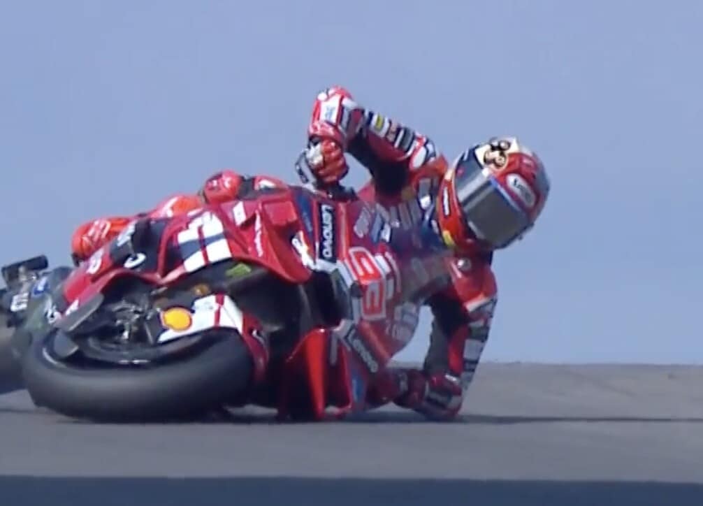 MotoGP USA, inizio da dimenticare per Marquez: la sequenza della caduta in curva 10