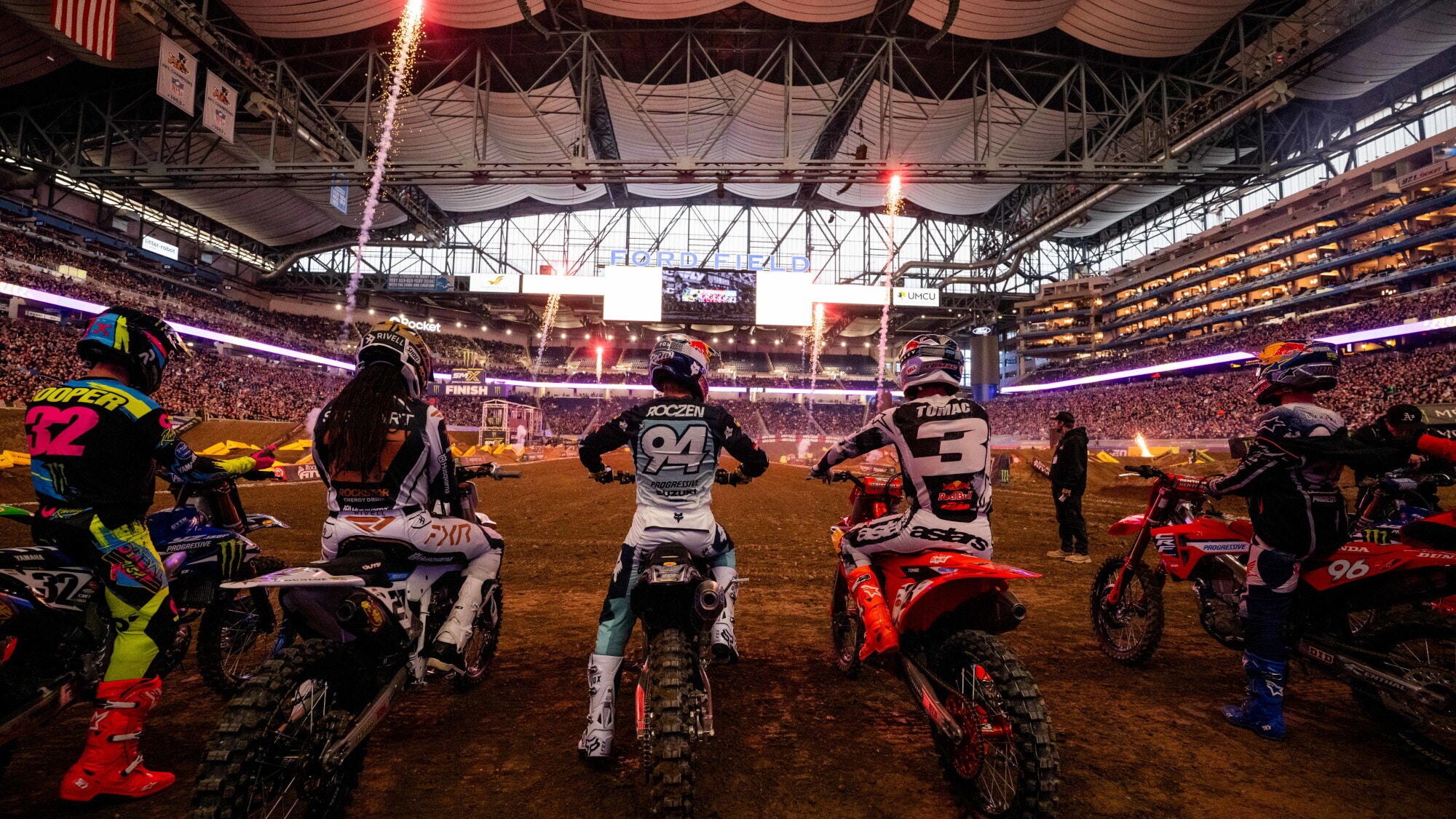 Supercross: next stop St.Louis
