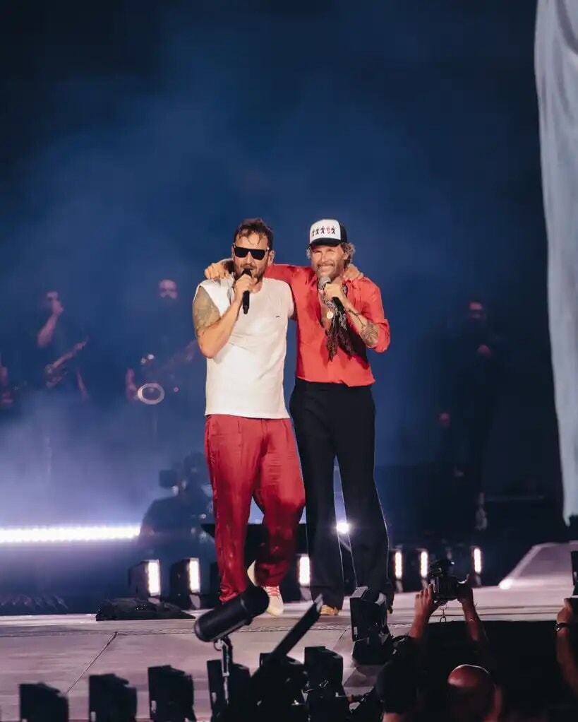 Valentino Rossi insieme a Jovanotti al concerto da record di Cremonini