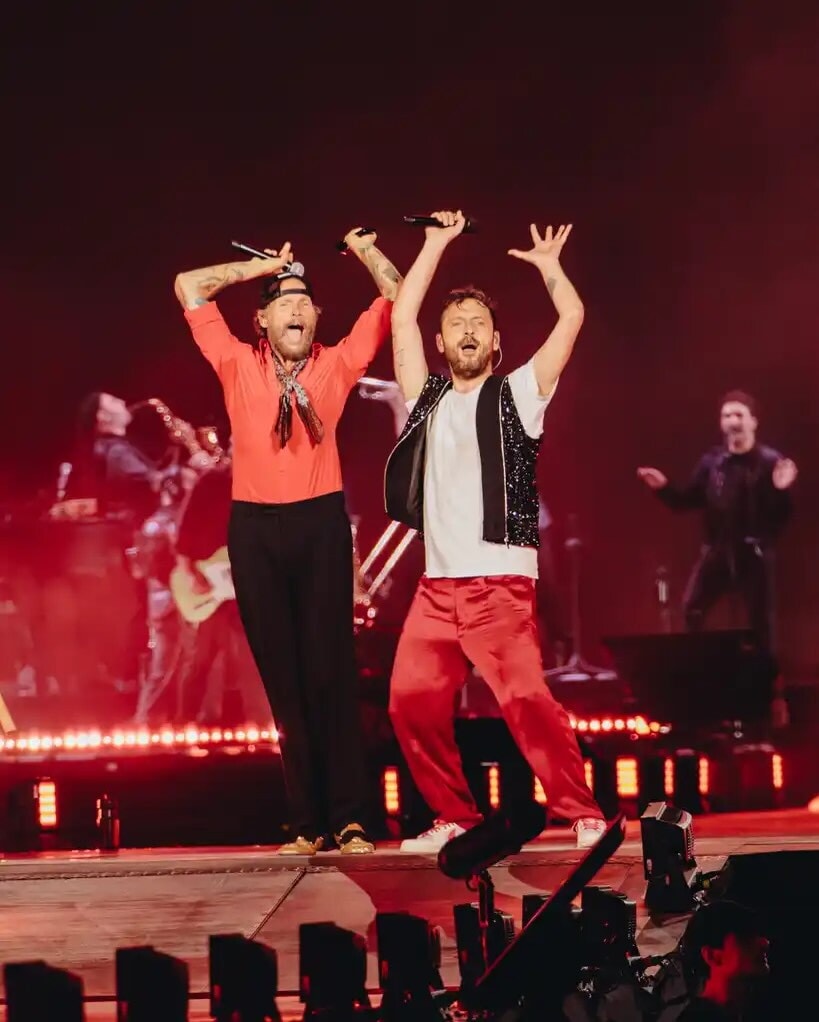 Valentino Rossi insieme a Jovanotti al concerto da record di Cremonini