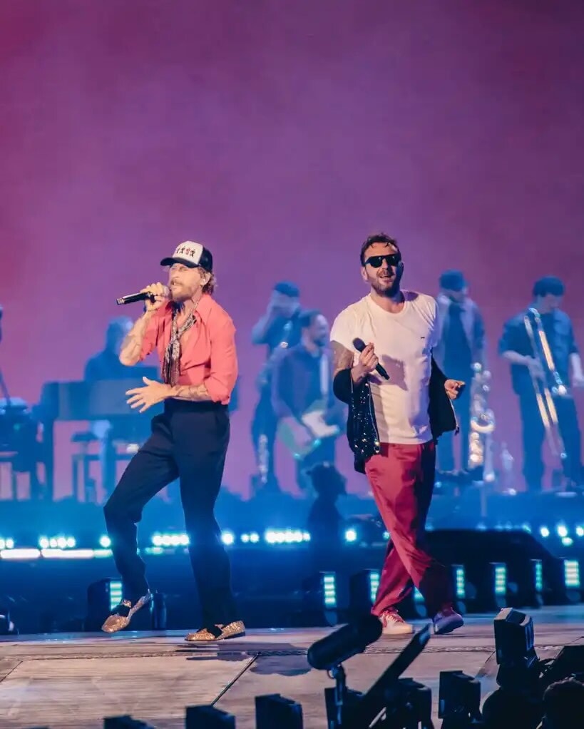 Valentino Rossi insieme a Jovanotti al concerto da record di Cremonini