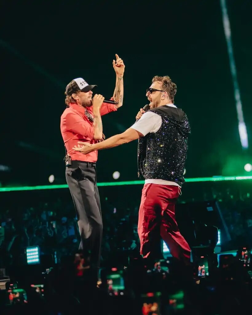 Valentino Rossi insieme a Jovanotti al concerto da record di Cremonini