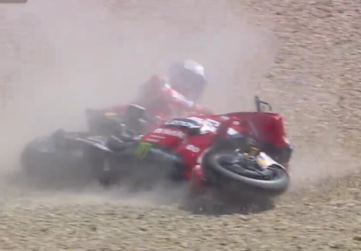 MotoGP, brutta caduta di Marquez: Ducati distrutta
