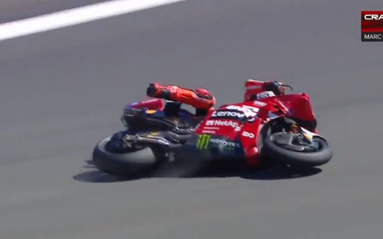 MotoGP, brutta caduta di Marquez: Ducati distrutta