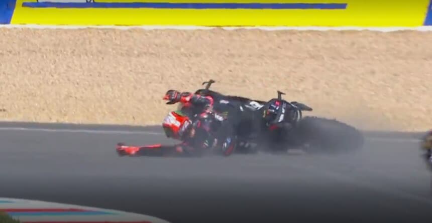 MotoGP, la caduta pericolosa di Bezzecchi: tutte le foto