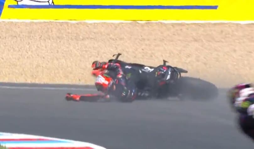MotoGP, la caduta pericolosa di Bezzecchi: tutte le foto