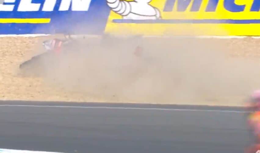MotoGP, la caduta pericolosa di Bezzecchi: tutte le foto