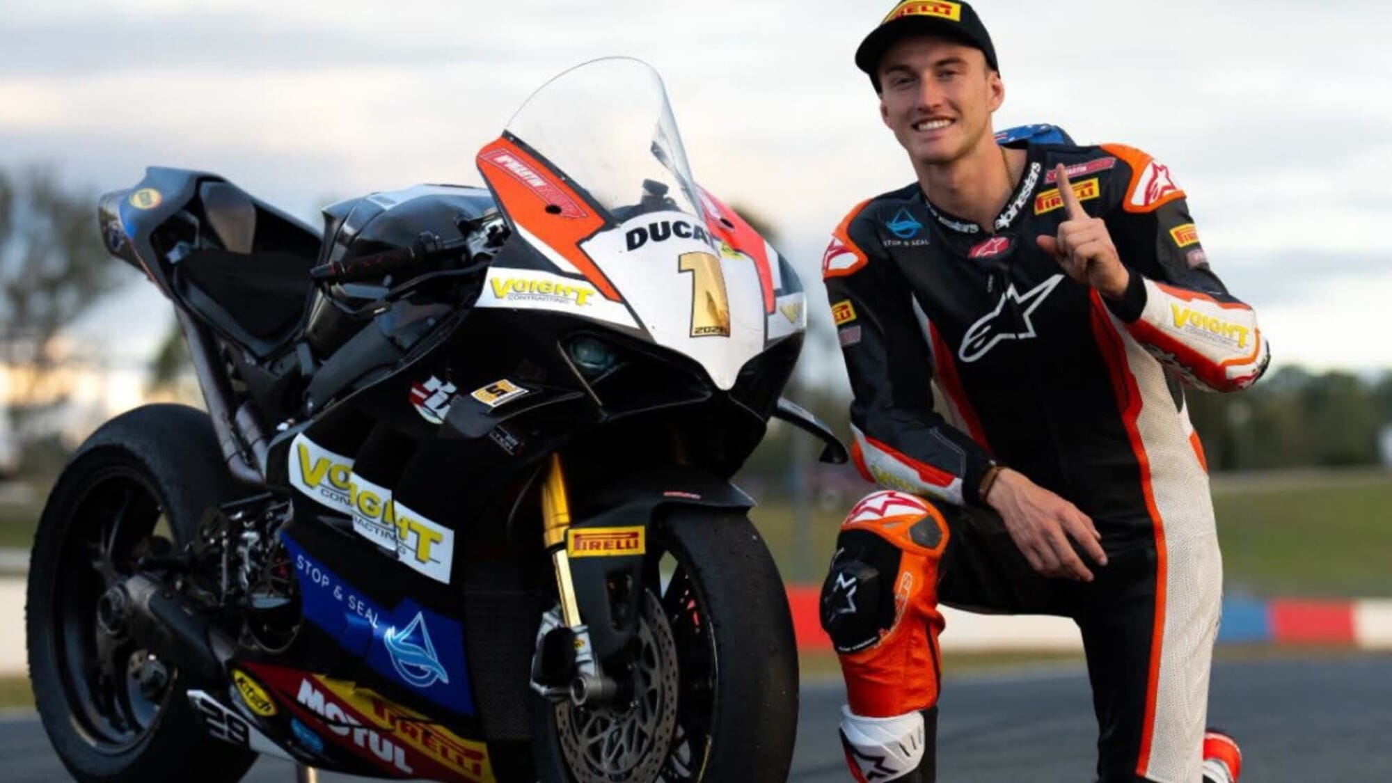 Voight nuovo campione SBK d'Australia: la "vecchia" Ducati V4R fa ancora buon brodo