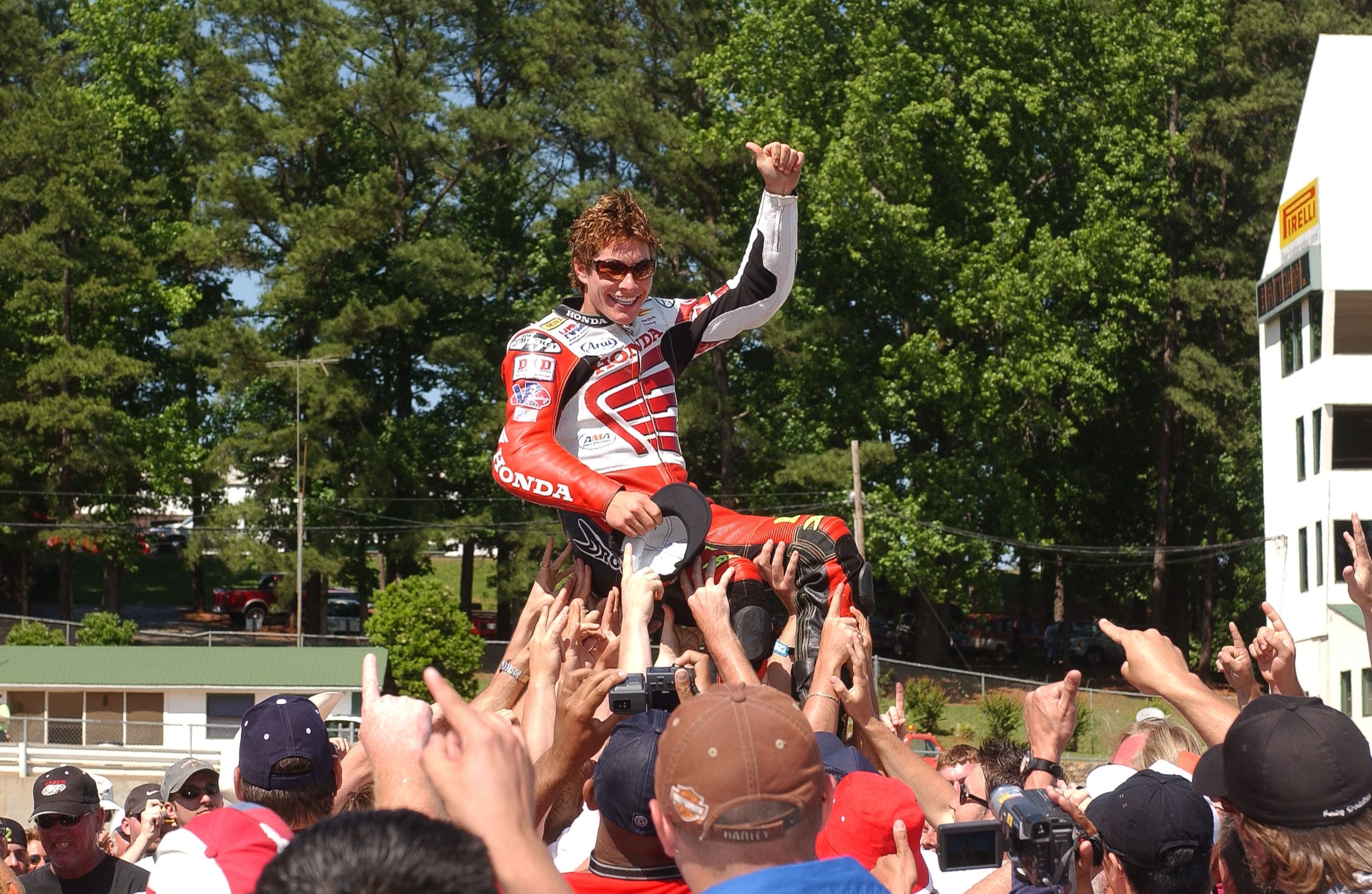 Nel ricordo di Nicky Hayden: immagini indimenticabili di Kentucky Kid