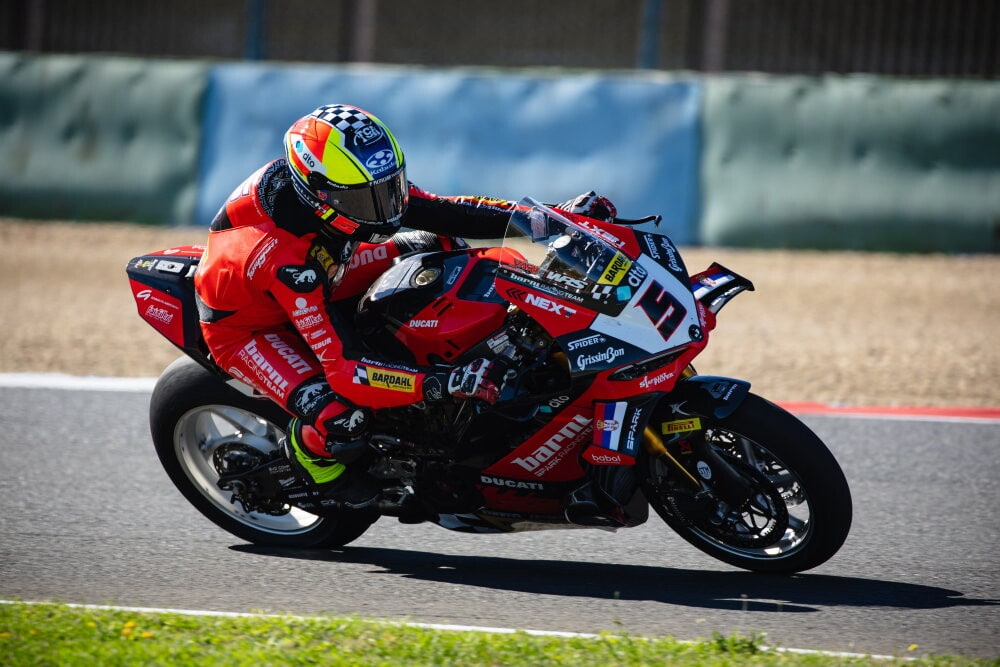 SBK Magny-Cours: ecco come cambia la classifica, Nicolò Bulega ad un passo dal titolo