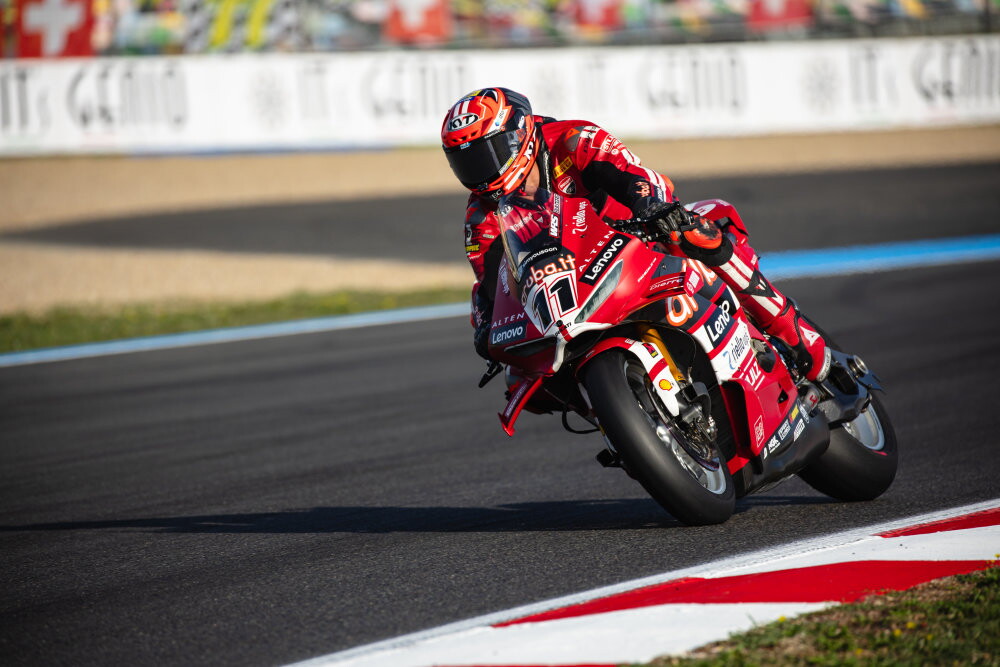 SBK Magny-Cours: ecco come cambia la classifica, Nicolò Bulega ad un passo dal titolo
