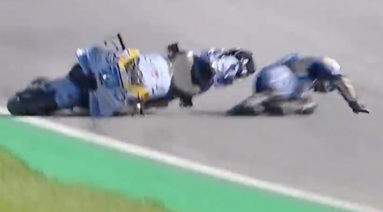 Alex Marquez a terra... in rettilineo! La sequenza della caduta