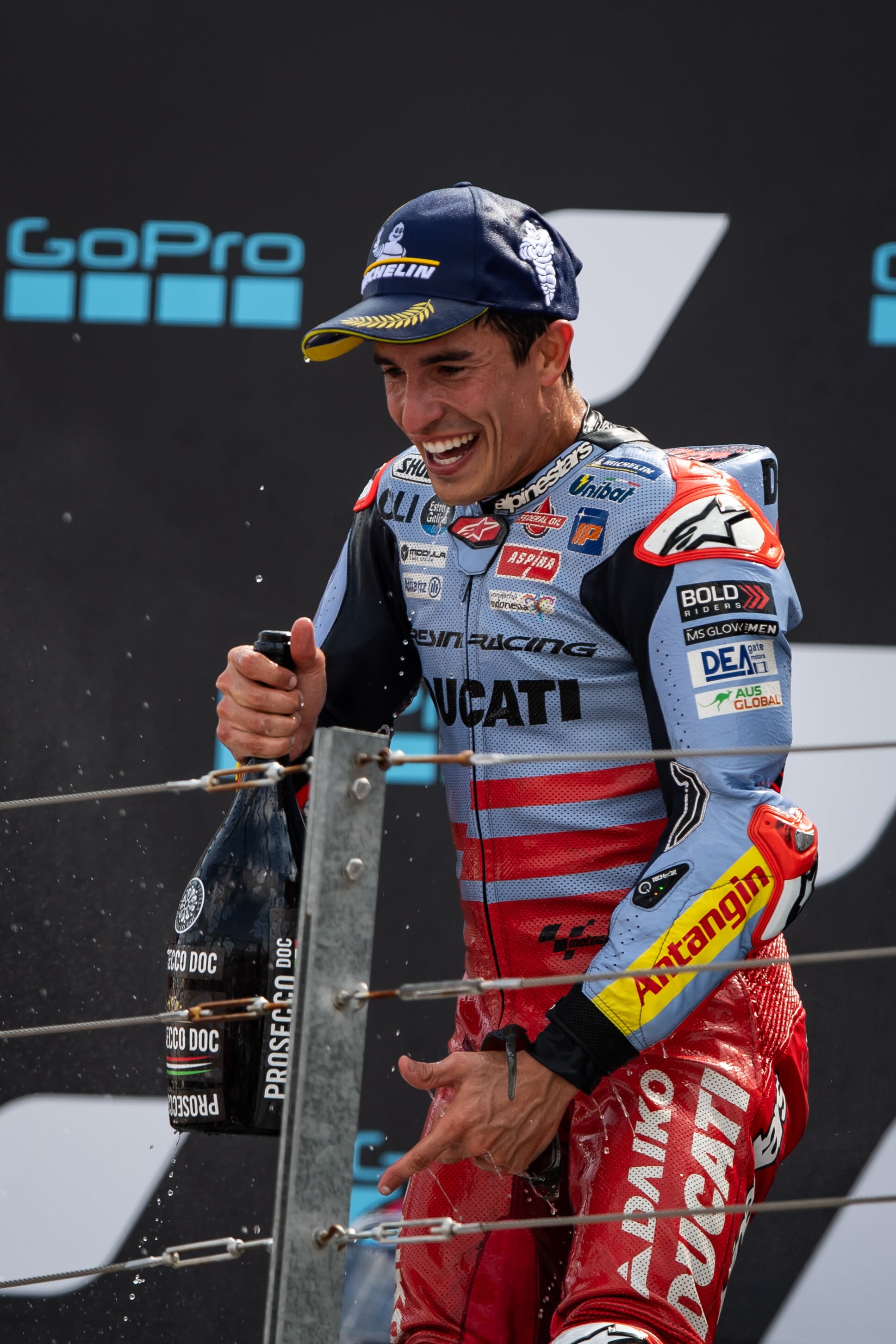 IP mette un tetto al prezzo della benzina: ma ricordate quando correva con Biaggi, Rossi e Márquez?
