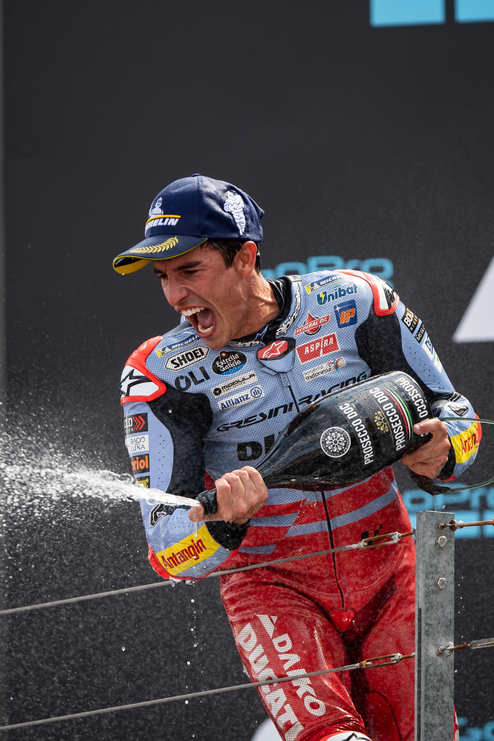 IP mette un tetto al prezzo della benzina: ma ricordate quando correva con Biaggi, Rossi e Márquez?