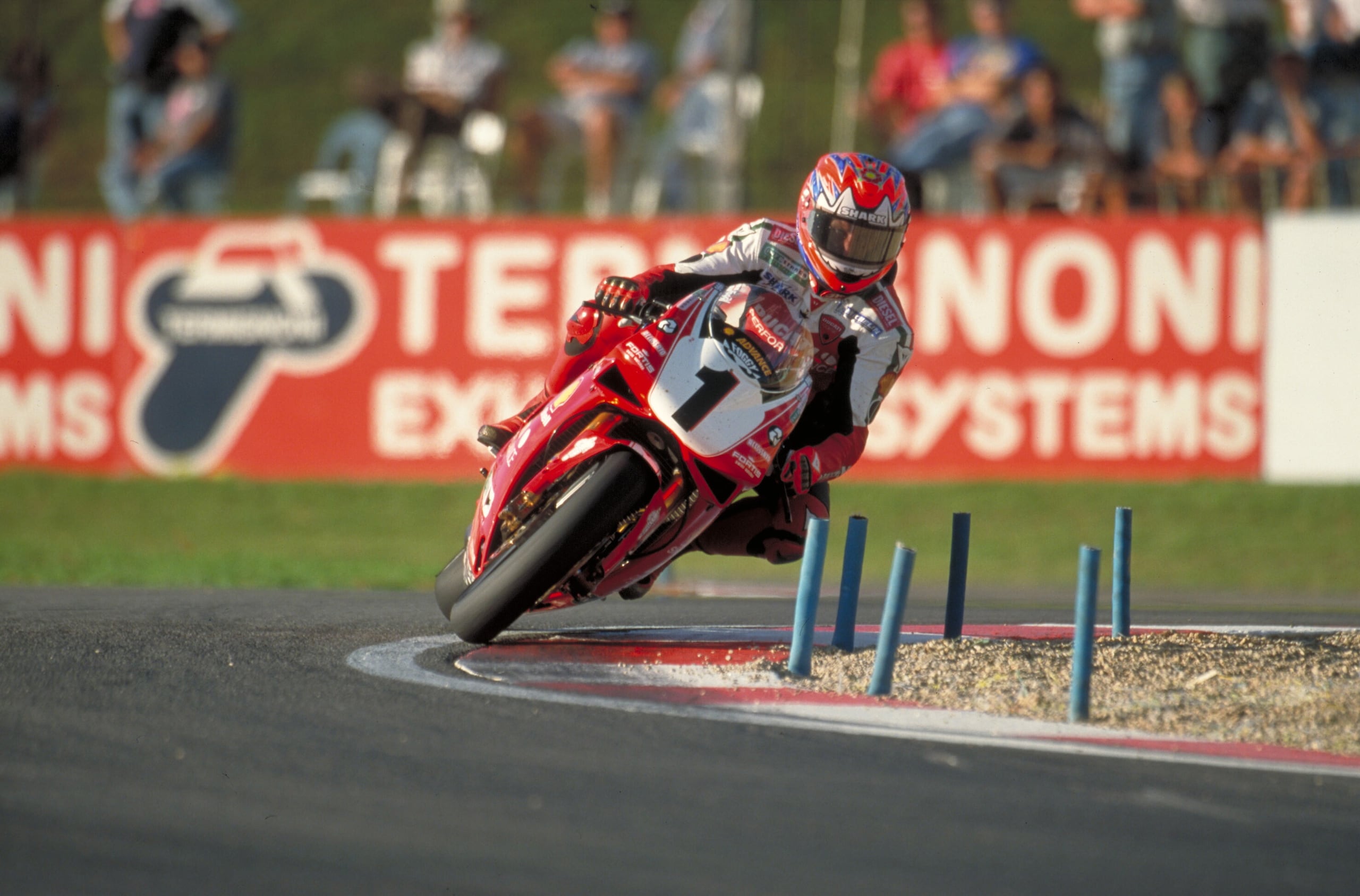 Ducati vincente in SBK: le foto di tutti i piloti sul tetto del mondo