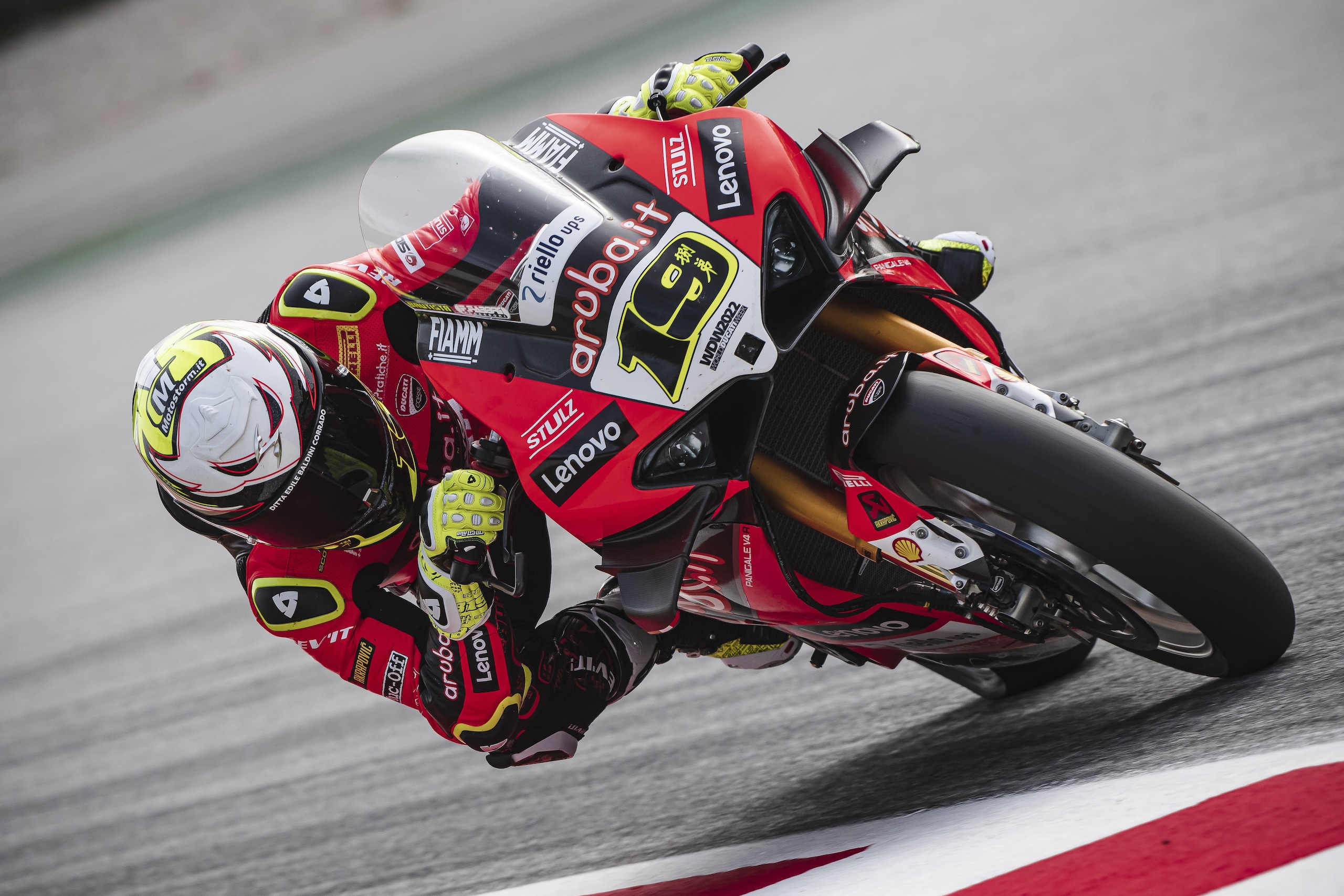 Ducati vincente in SBK: le foto di tutti i piloti sul tetto del mondo
