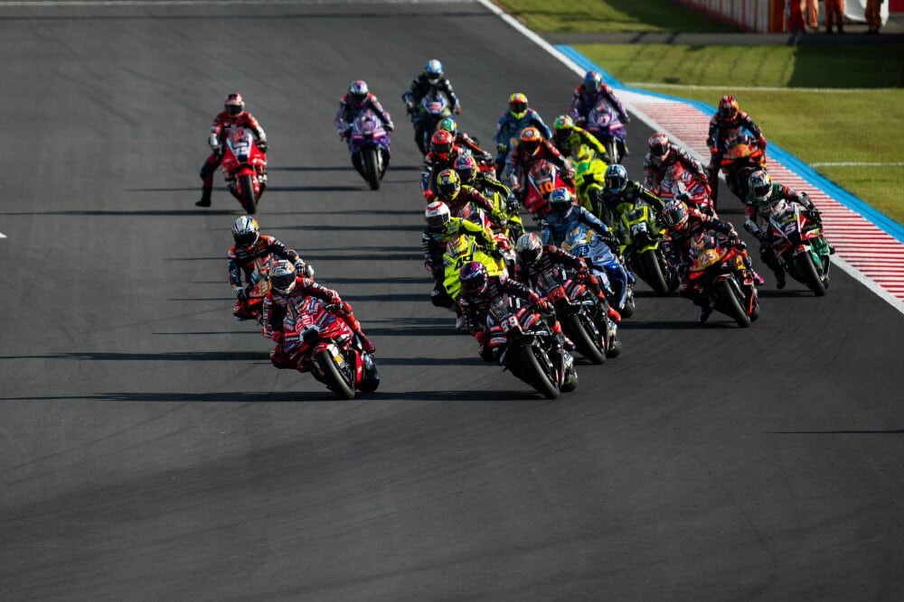Marc Marquez wins Japanese GP to reduce championship gap to two points