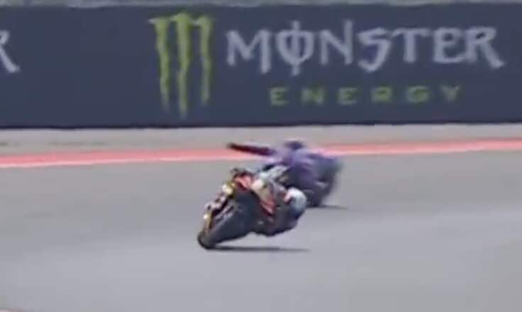 Duro highside per Razgatlioglu in FP2: la sequenza