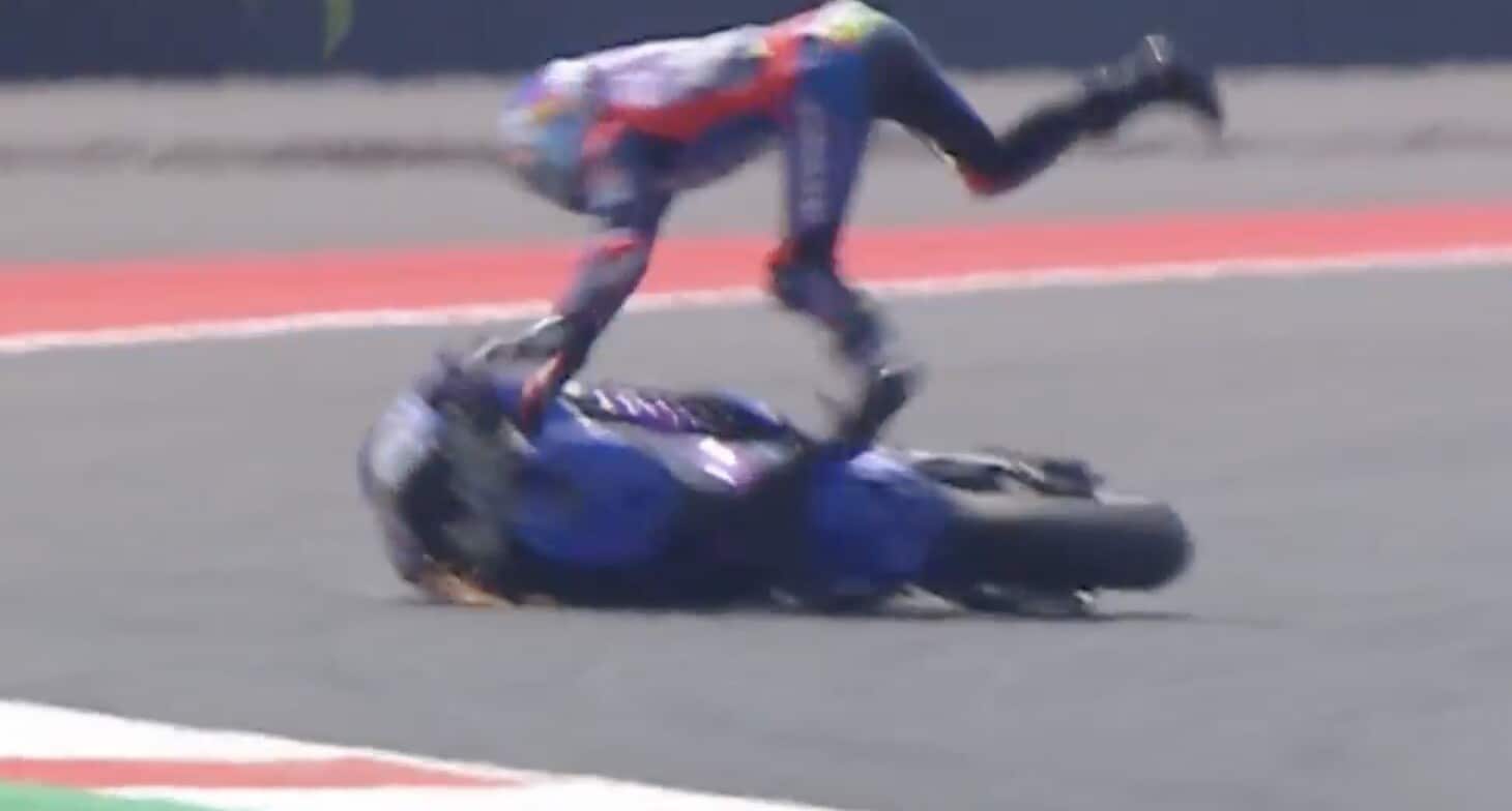 Duro highside per Razgatlioglu in FP2: la sequenza