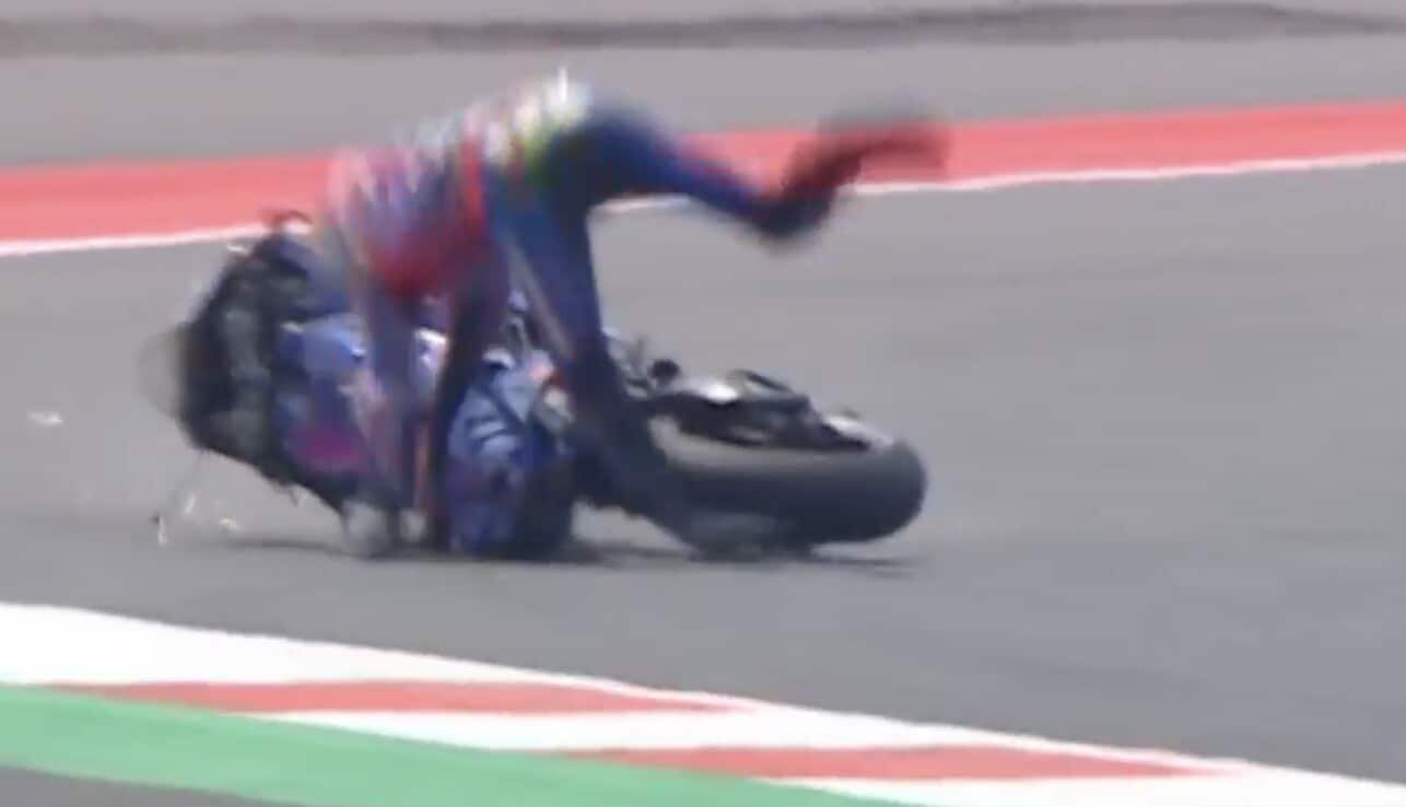 Duro highside per Razgatlioglu in FP2: la sequenza