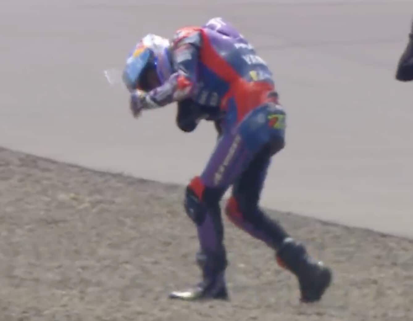 Duro highside per Razgatlioglu in FP2: la sequenza
