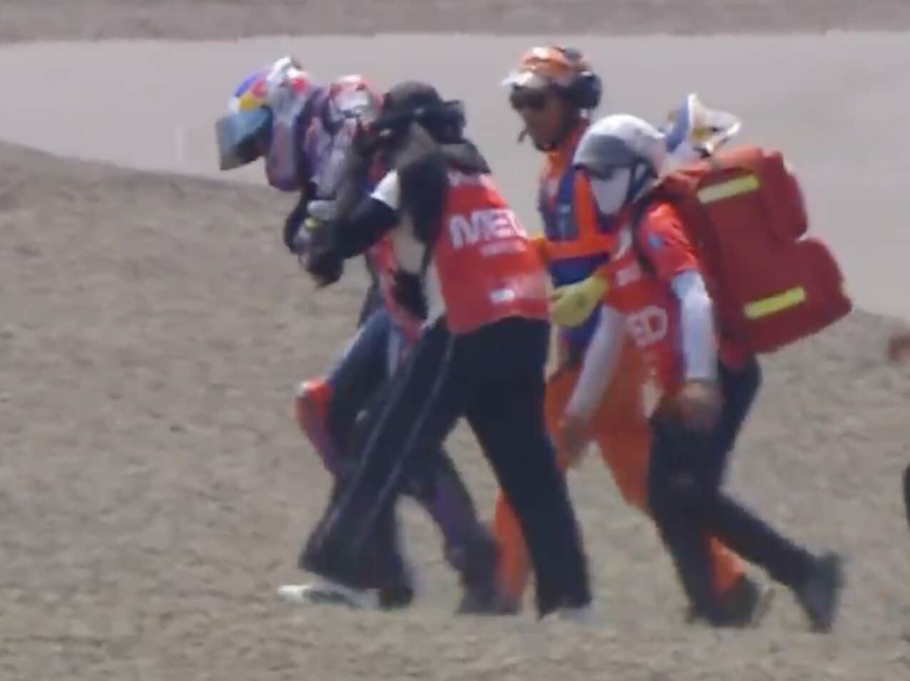 Duro highside per Razgatlioglu in FP2: la sequenza