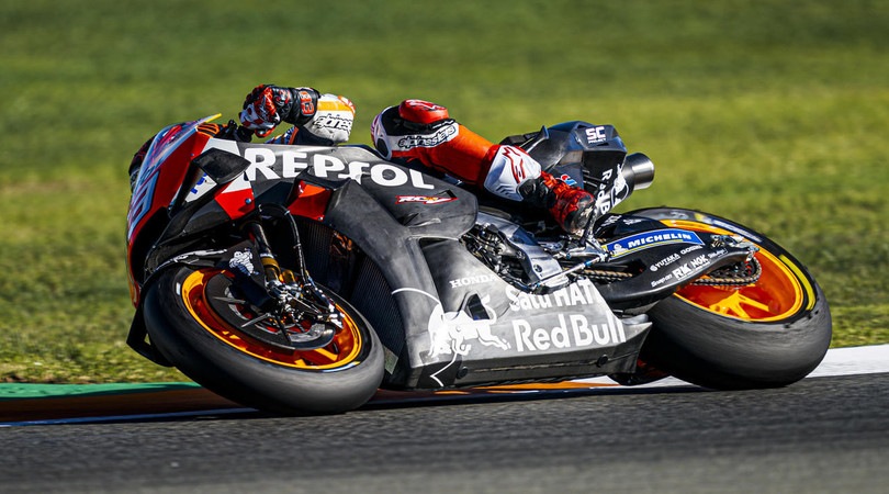 Marquez a due facce: primo tempo a Jerez e salto in ospedale