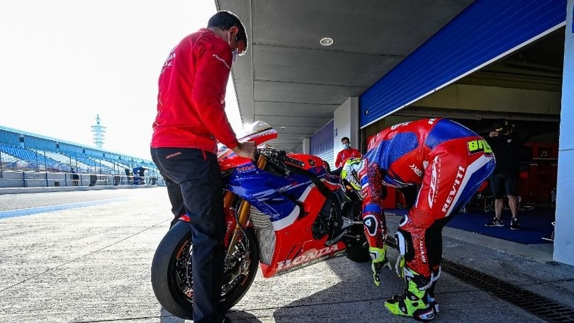 Bautista: “Con Espargarò in MotoGP? Potrei aiutarlo in qualche test”