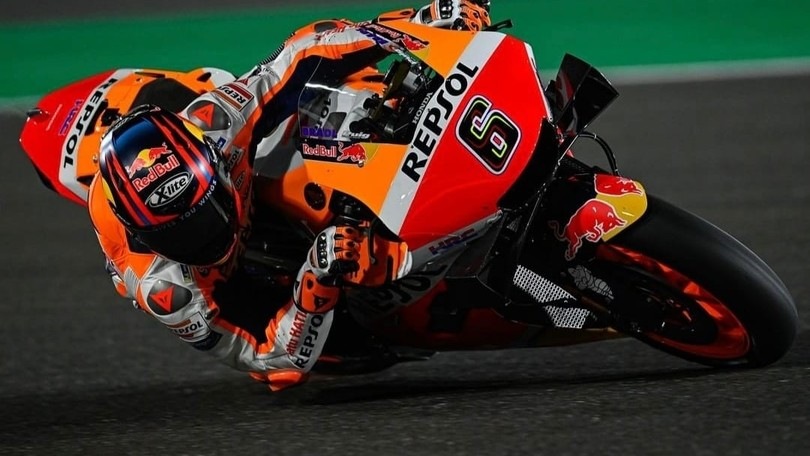 MotoGP, Test Qatar, Shakedown: Bradl lampo nel buio, luce per Bastianini