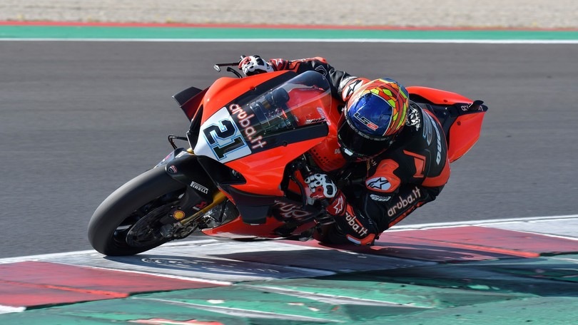 SBK test Misano, Day 2: Rinaldi chiude al comando nonostante una caduta
