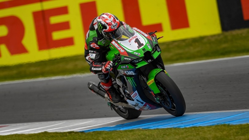 SBK Assen: Rea vince Gara 1, Redding e Razgatlioglu sul podio