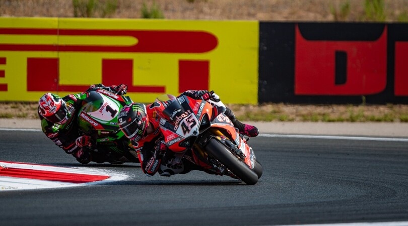 SBK Navarra, ancora Redding: batte Rea e vince la Superpole Race