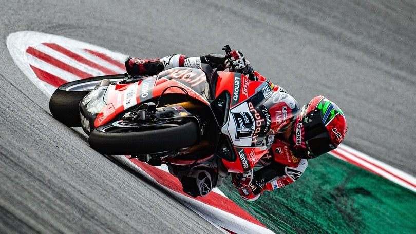 SBK Barcellona: Rinaldi trionfa in Gara 2, Razgatlioglu e Redding sul podio