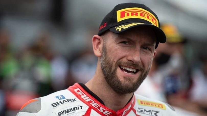 SBK, Sykes altro che ginocchio: la frattura è con BMW
