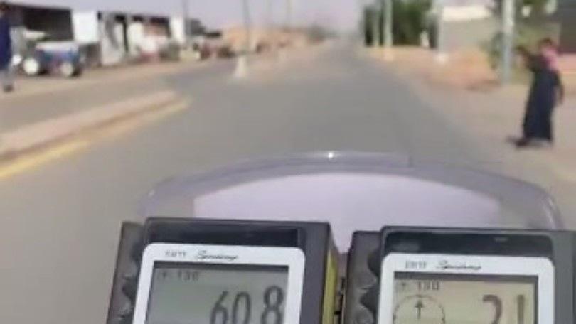 Dakar, Petrucci dal cuore grande: incanta i bambini con il rombo della KTM